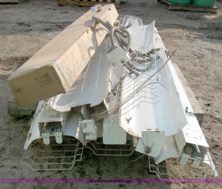 image for item 3083 (6) 8' shop lights