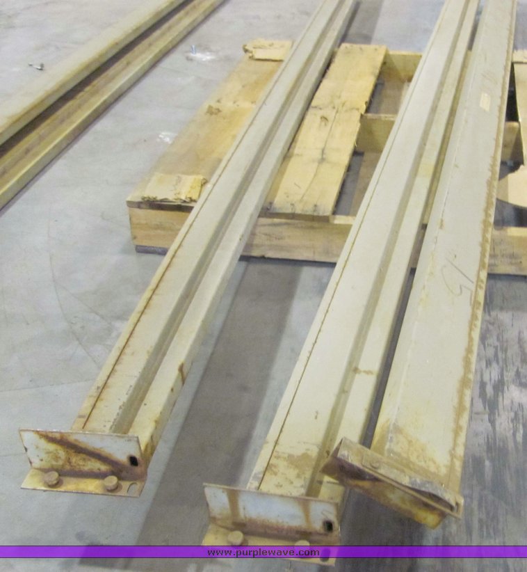 image for item 3189 Assorted pallet racking