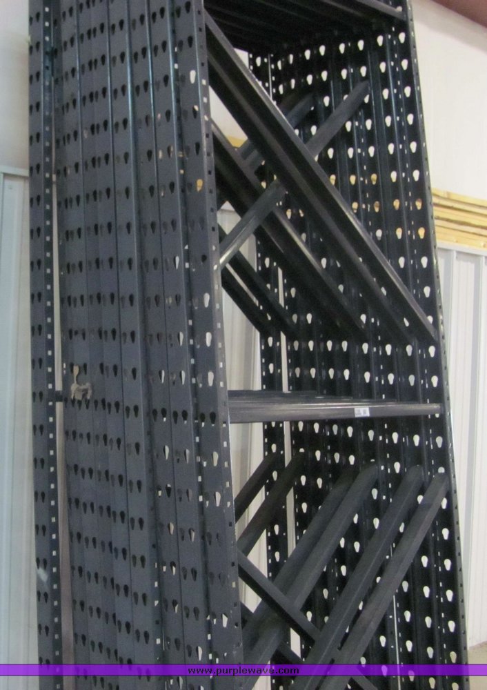image for item 3190 Assorted pallet racking