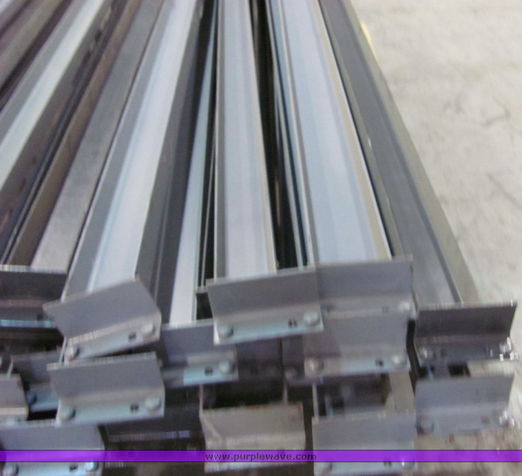 image for item 3190 Assorted pallet racking