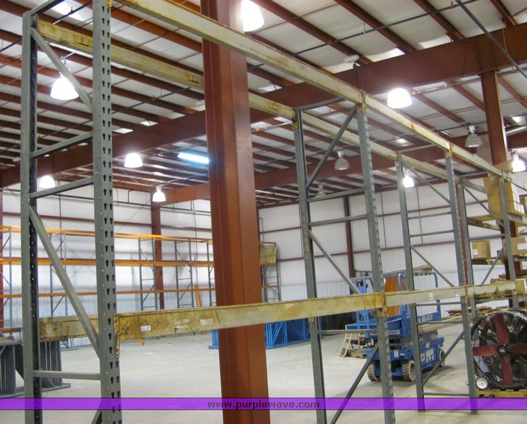 image for item 3192 Assorted pallet racking