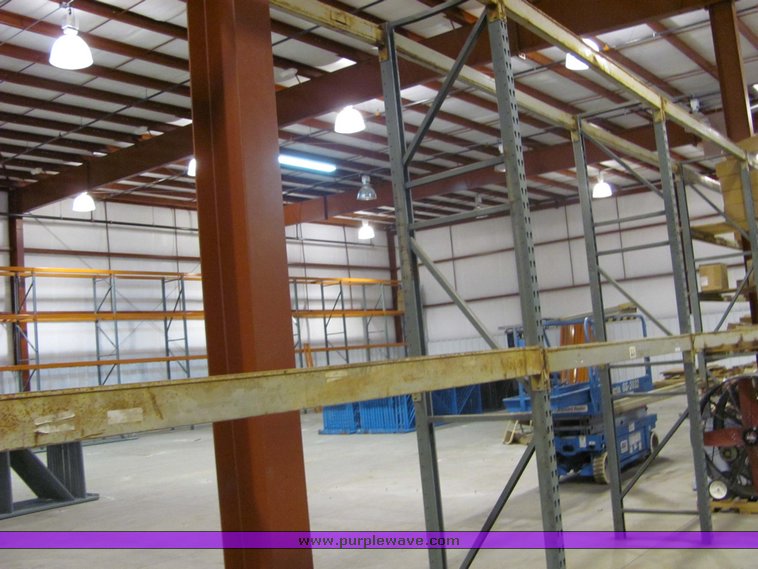 image for item 3192 Assorted pallet racking