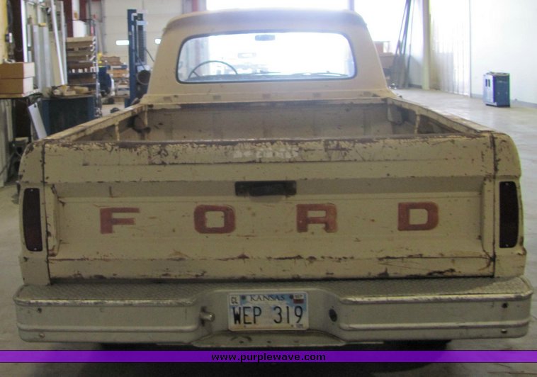 image for item 3196 1965 Ford F-250