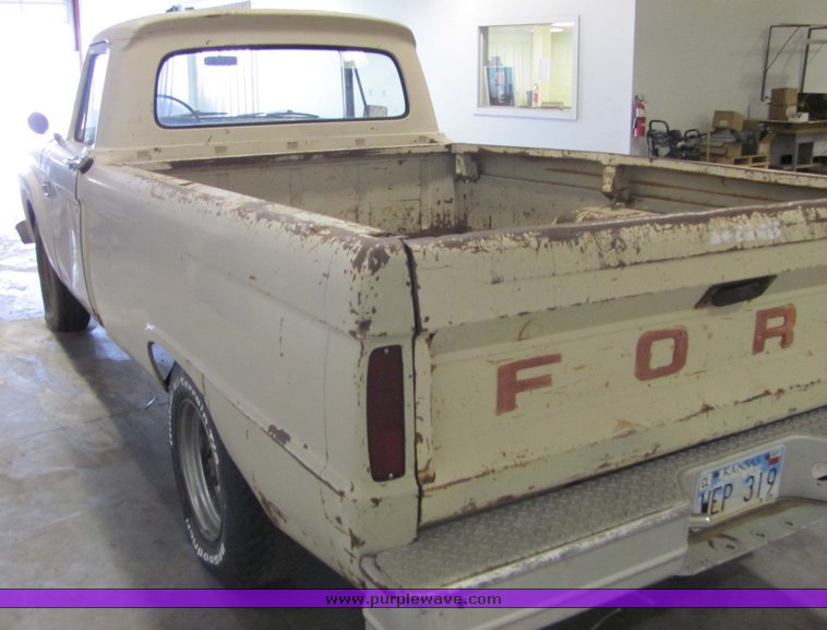 image for item 3196 1965 Ford F-250