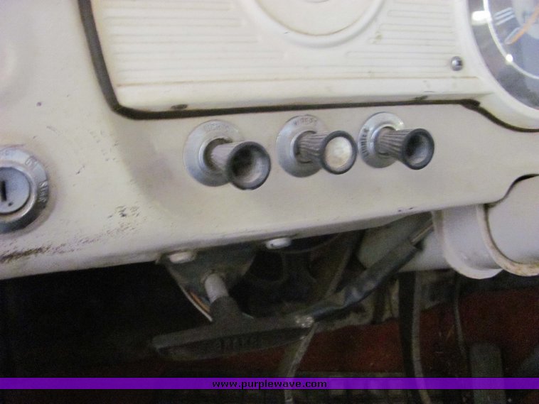 image for item 3196 1965 Ford F-250