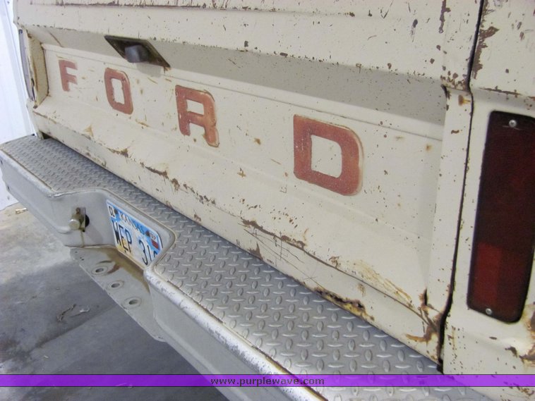 image for item 3196 1965 Ford F-250