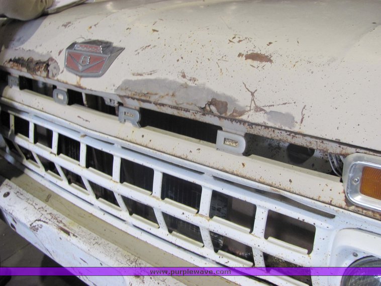 image for item 3196 1965 Ford F-250