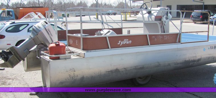 image for item 3420 1985 20' pontoon boat