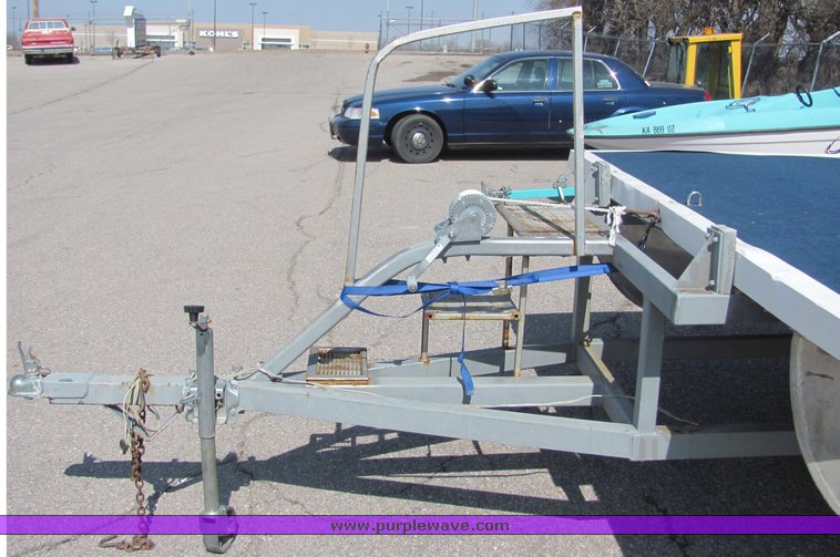 image for item 3420 1985 20' pontoon boat