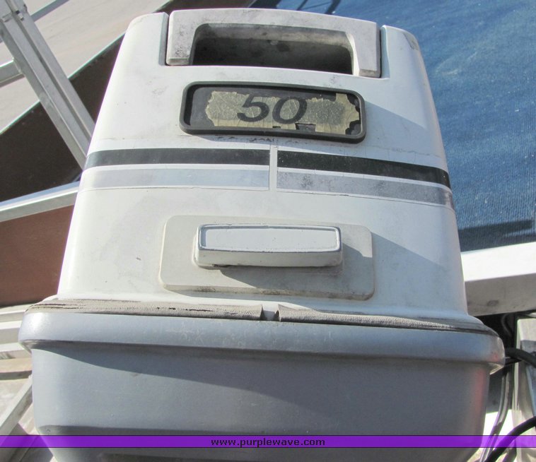 image for item 3420 1985 20' pontoon boat