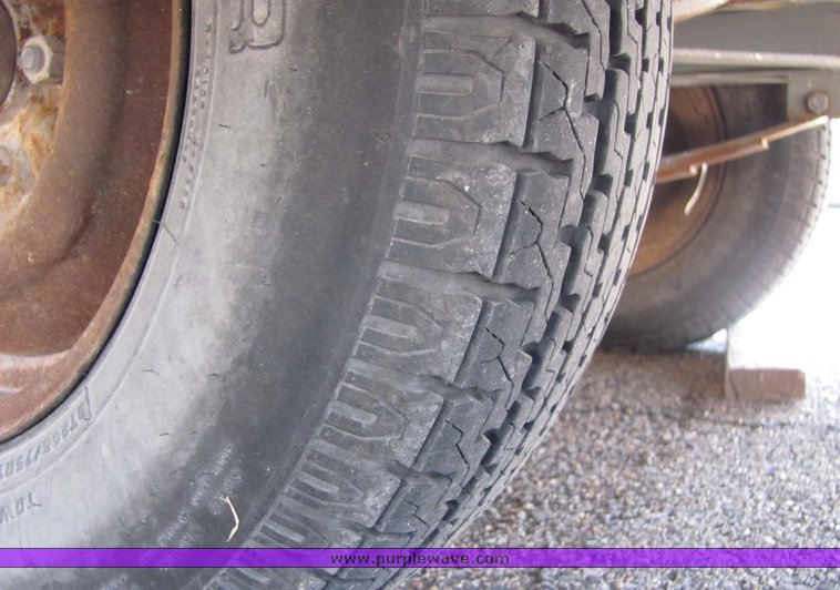 image for item 3420 1985 20' pontoon boat