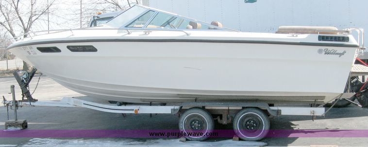 image for item 3749 1981 Webbcraft 2300 ski boat