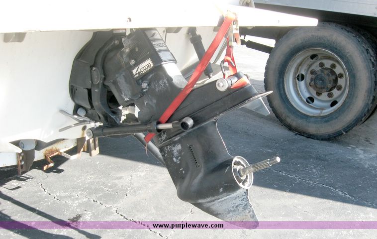 image for item 3749 1981 Webbcraft 2300 ski boat