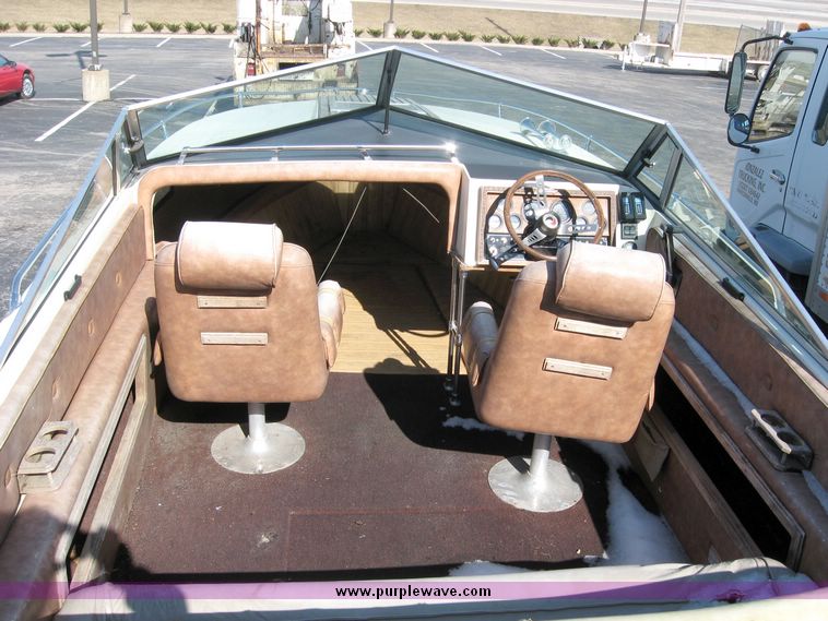 image for item 3749 1981 Webbcraft 2300 ski boat