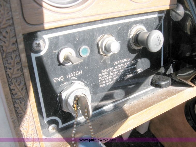 image for item 3749 1981 Webbcraft 2300 ski boat