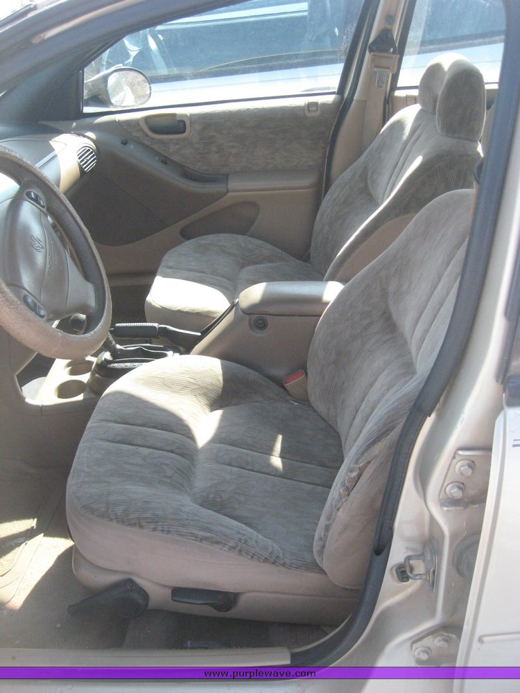 image for item 3920 1998 Dodge Stratus ES