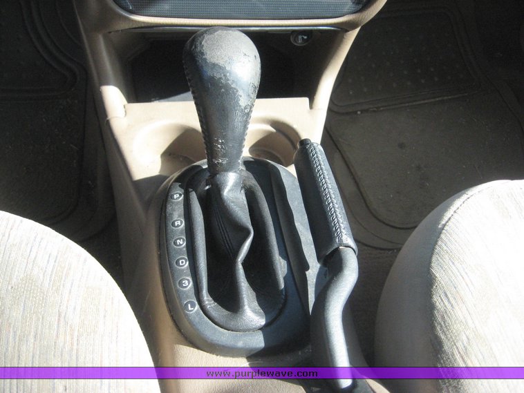 image for item 3920 1998 Dodge Stratus ES