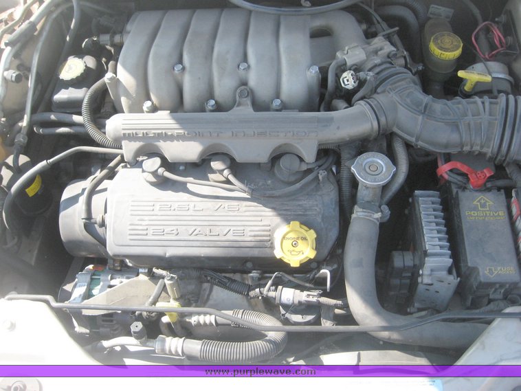 image for item 3920 1998 Dodge Stratus ES