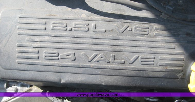 image for item 3920 1998 Dodge Stratus ES