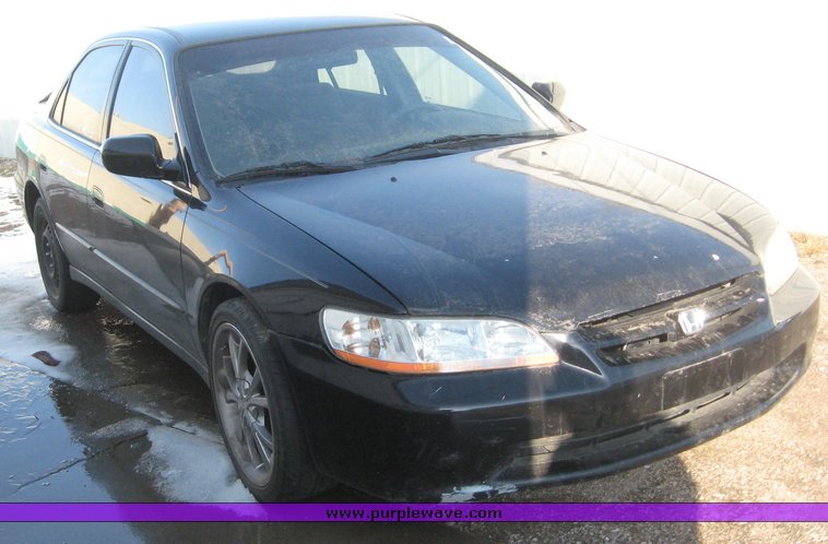 image for item 3922 2000 Honda Accord LX
