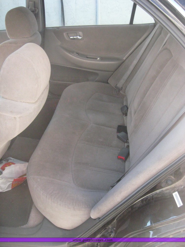 image for item 3922 2000 Honda Accord LX