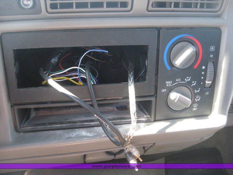 image for item 3926 1996 GMC Jimmy