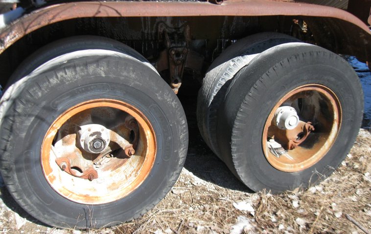 image for item 5310 1972 VIM tanker trailer