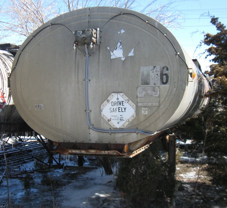 image for item 5311 1972 VIM tanker trailer