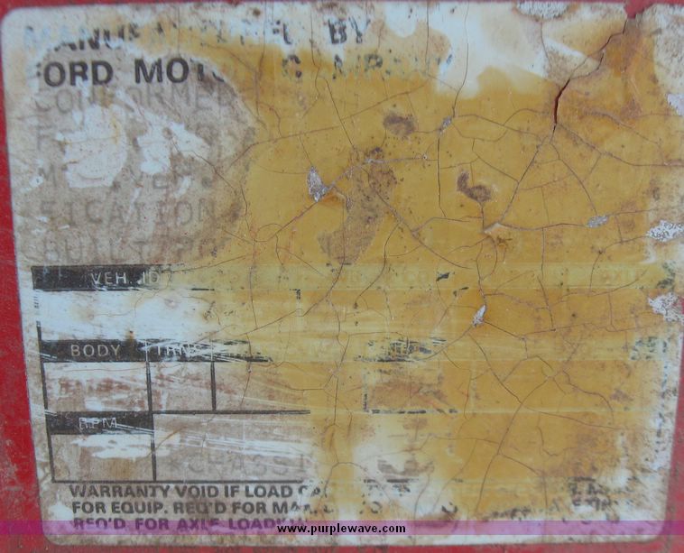 image for item 5313 1970 Ford 600 flatbed truck