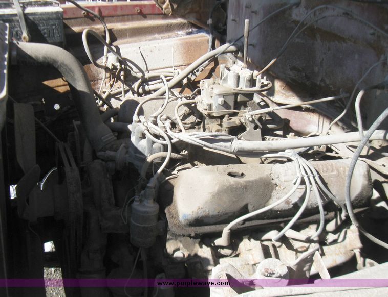 image for item 5313 1970 Ford 600 flatbed truck