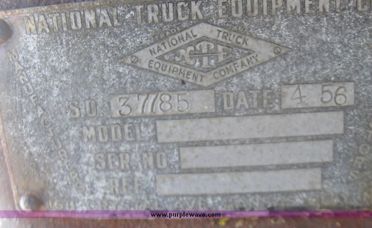 image for item 5313 1970 Ford 600 flatbed truck