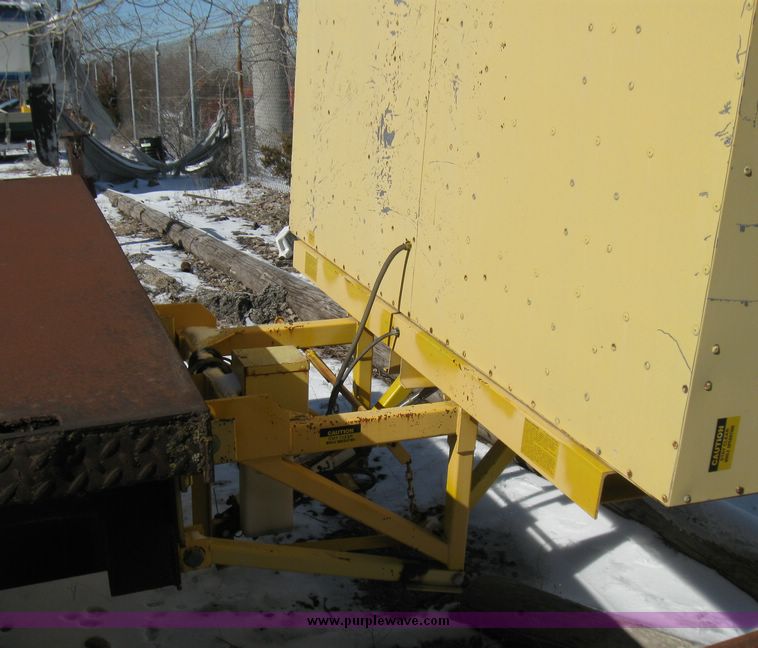 image for item 5313 1970 Ford 600 flatbed truck