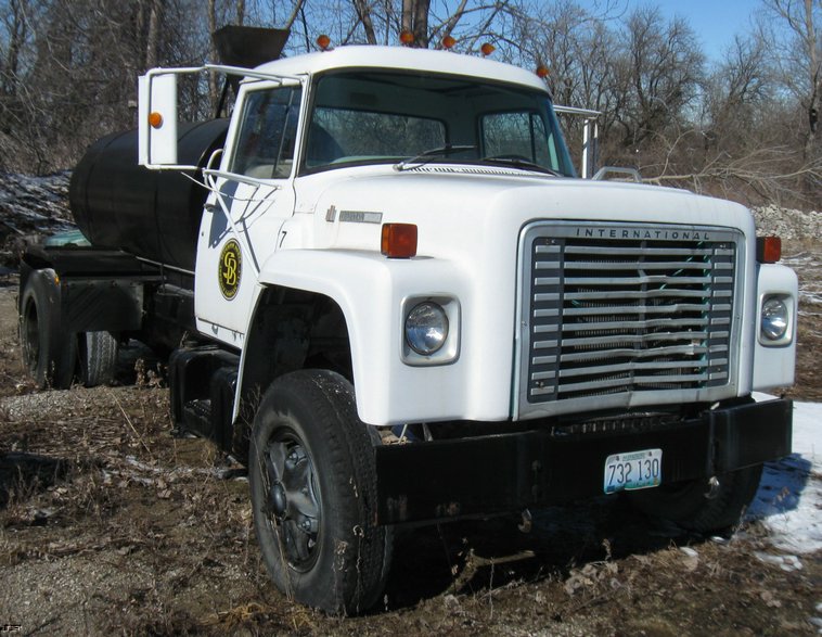 image for item 5314 1977 International Load Star 1800 water truck