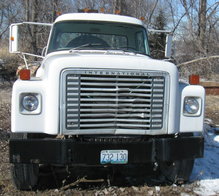 image for item 5314 1977 International Load Star 1800 water truck