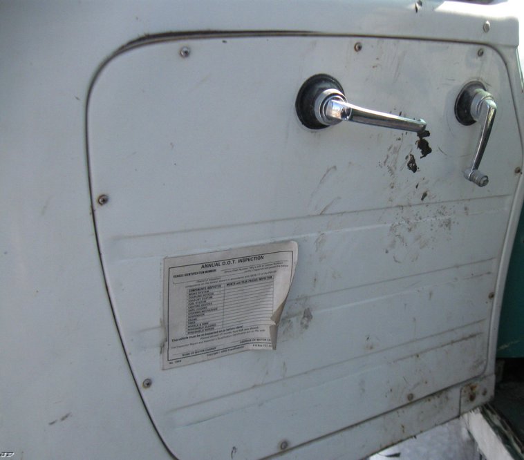 image for item 5314 1977 International Load Star 1800 water truck