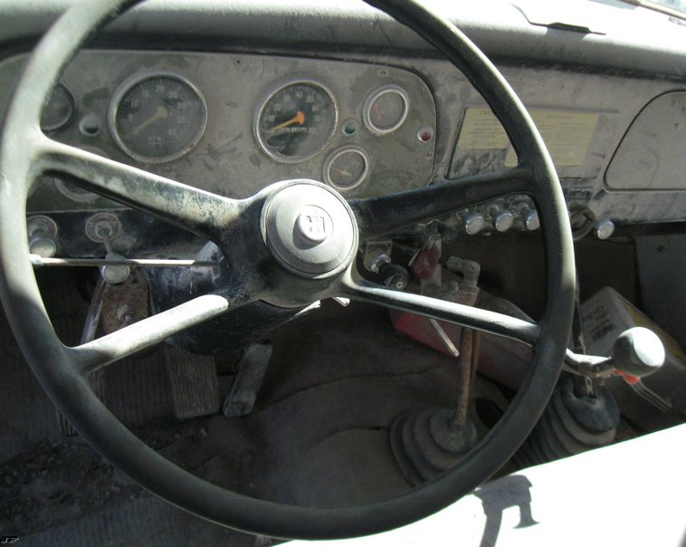 image for item 5314 1977 International Load Star 1800 water truck