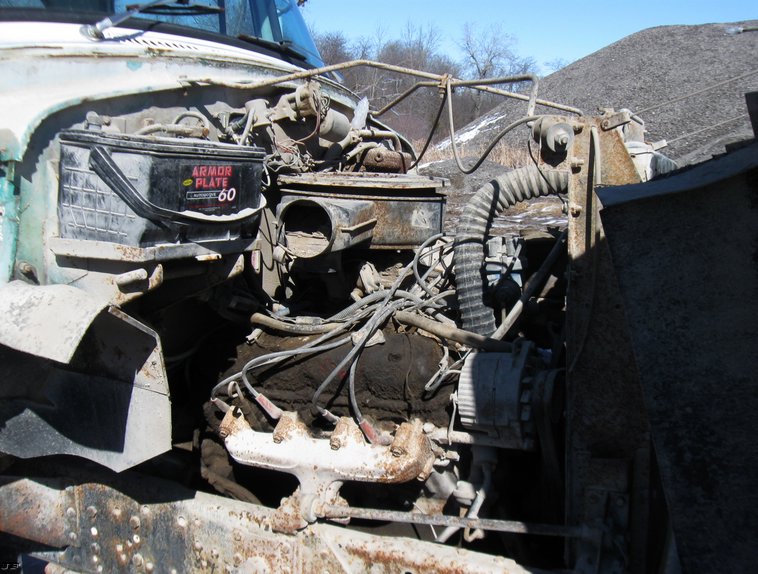 image for item 5314 1977 International Load Star 1800 water truck