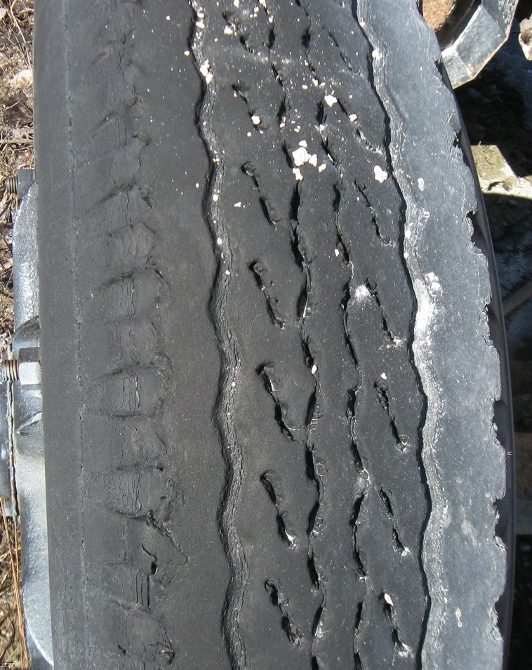 image for item 5314 1977 International Load Star 1800 water truck