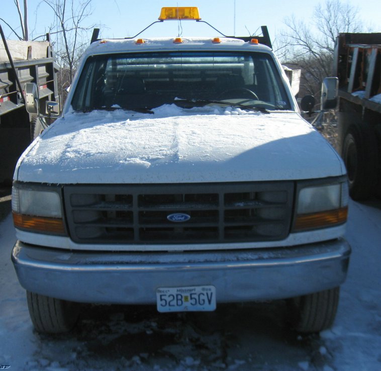 image for item 5316 1995 Ford F350 Super Duty flatbed pickup