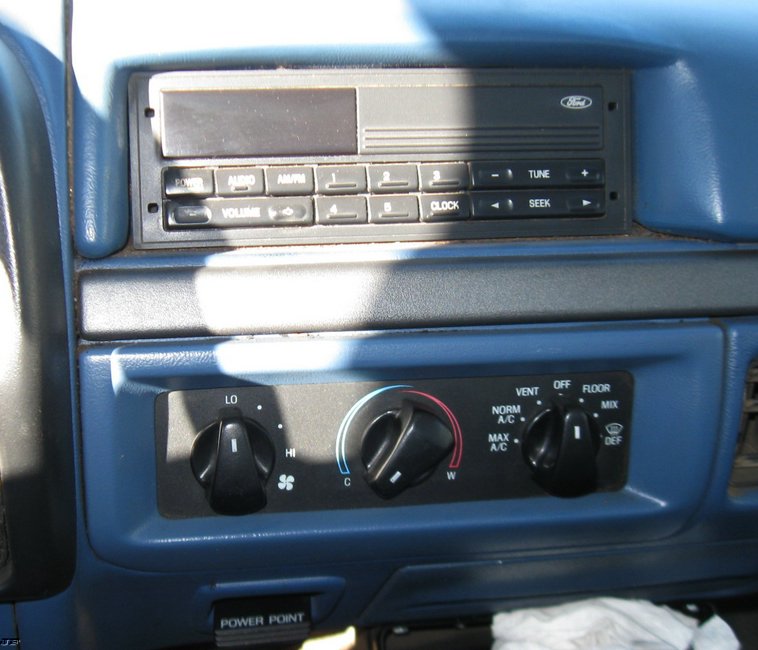 image for item 5316 1995 Ford F350 Super Duty flatbed pickup