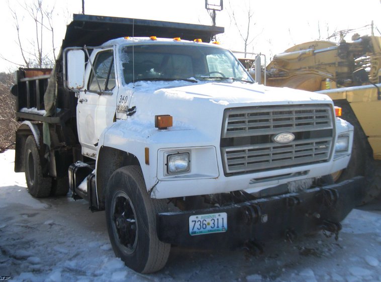 image for item 5317 1988 Ford F800F dump truck