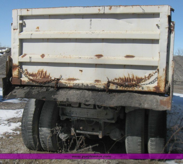 image for item 5318 1976 Ford dump truck