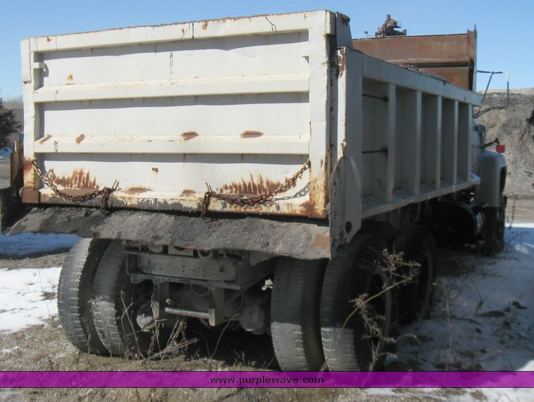 image for item 5318 1976 Ford dump truck