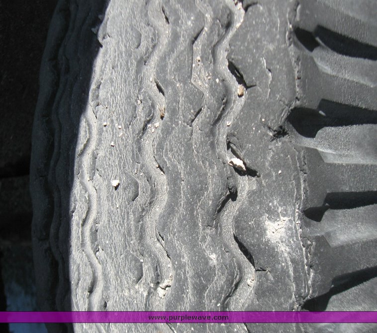 image for item 5318 1976 Ford dump truck