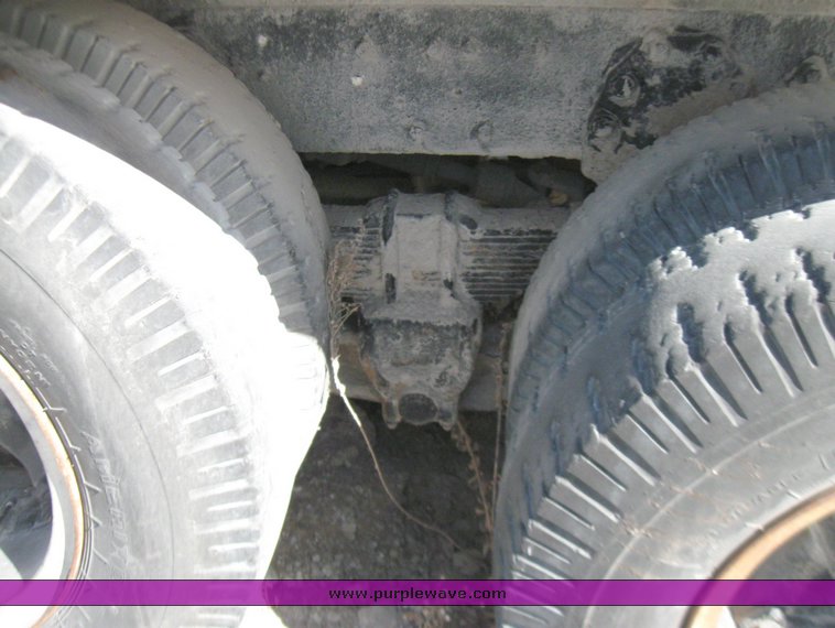 image for item 5318 1976 Ford dump truck