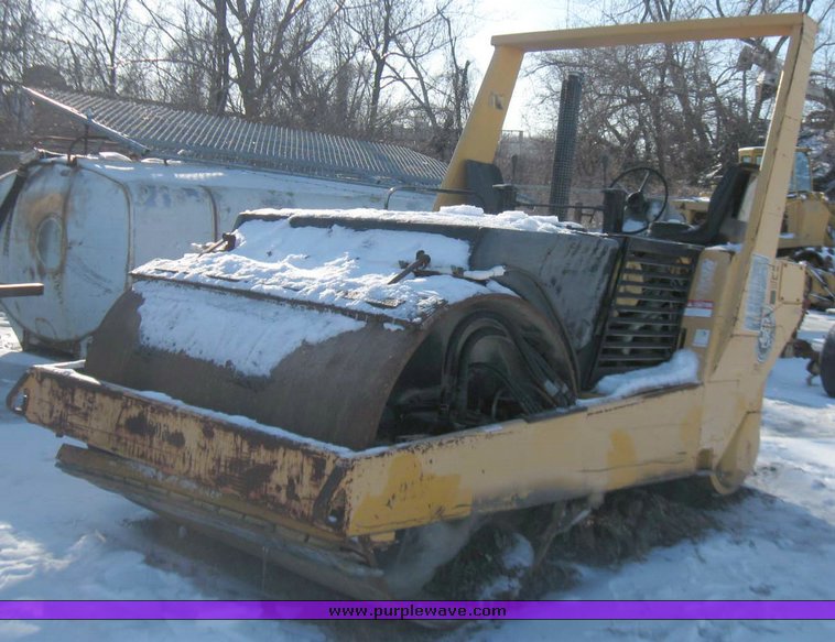 image for item 5438 Hyster C615B vibratory roller