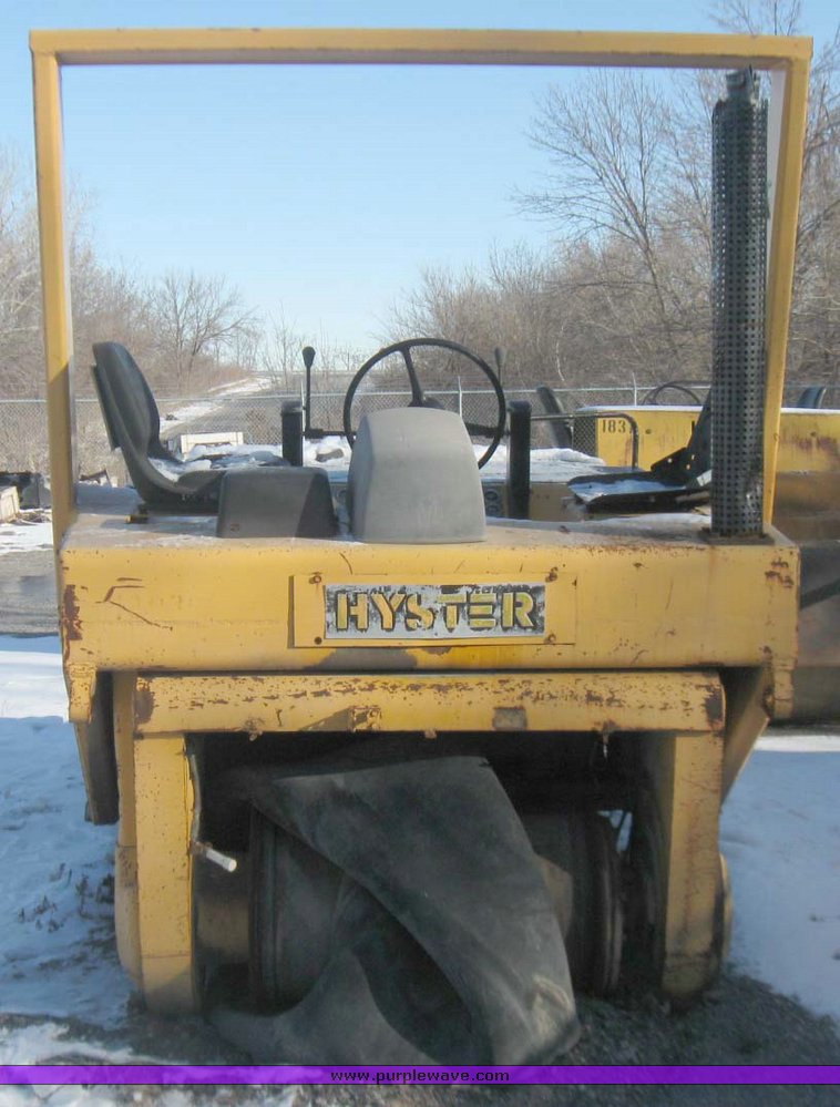 image for item 5438 Hyster C615B vibratory roller