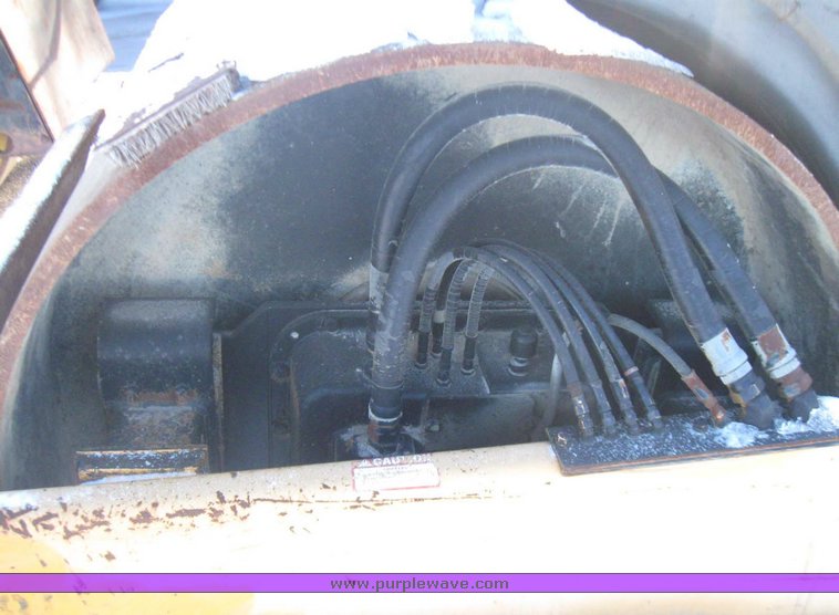 image for item 5438 Hyster C615B vibratory roller