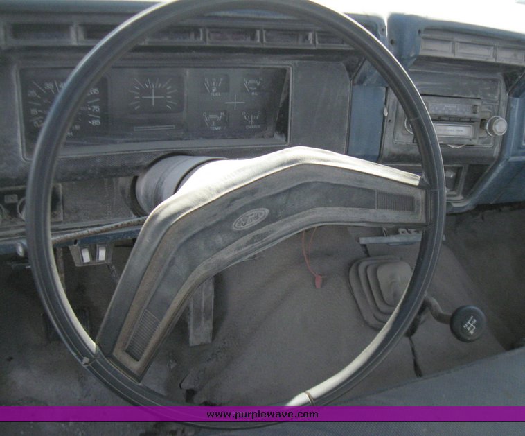 image for item 5439 1983 Ford F350 pickup