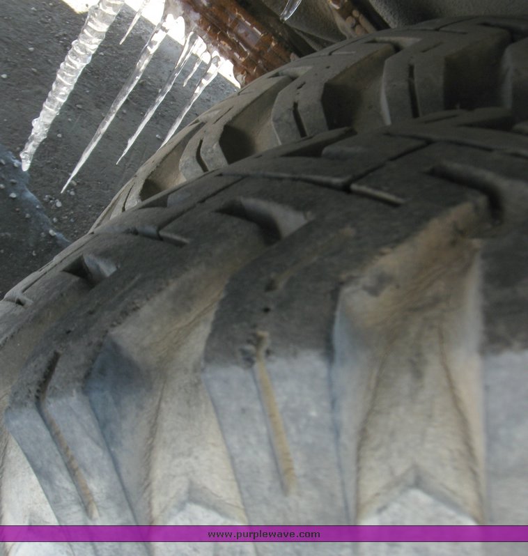 image for item 5439 1983 Ford F350 pickup